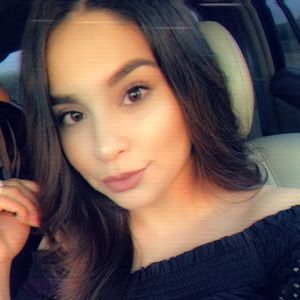 Meet your Posher, Claudia